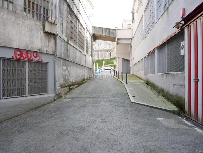 Foto 342246d8-0238-47e8-b7fd-cb759330fdb5. Parking coche parcela de garaje a buen precio en zona Urbi en Basauri