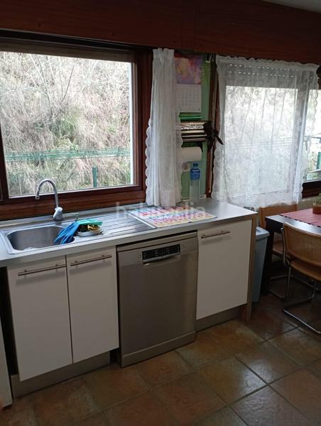 Foto 308f722e-5012-4055-8fcc-b05e42210546. Casa adossada amb calefacció aparcament a Arrankudiaga