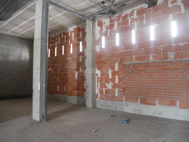 Foto 1916ebf0-f2f3-4163-a133-dafb4c66b654. Alquiler local comercial local a estrenar amplio en sarratu zona nueva de Pozokoetxe en Basauri