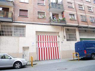 Parking voiture à Centro-Ariz-Uribarri. Parcela de garaje amplia zona ariz