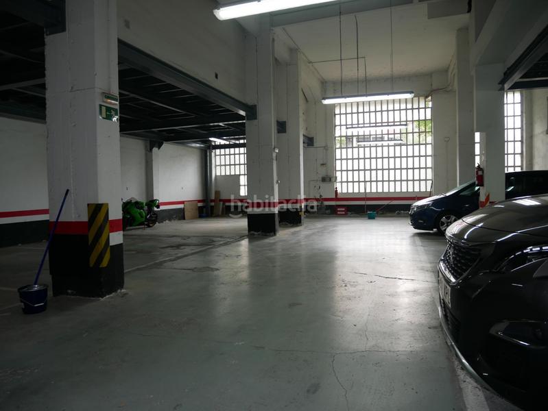 Foto 637cca85-ac8c-4d0e-b90b-3f1d6b4eab8e. Parking coche parcela de garaje amplia zona ariz en Basauri