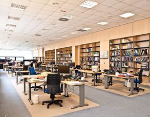 Bureau à Pozokoetxe. Oficina en edificio de negocios acondicionada en buen estado en