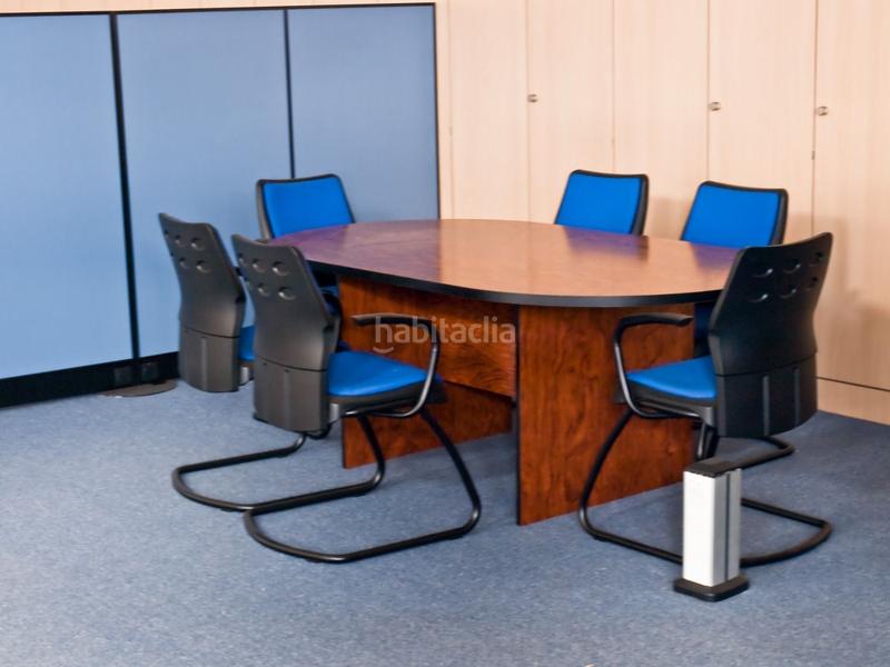 Foto 2560b8a8-872a-48ab-8a4d-e2f911cee436. Oficina  en edificio de negocios acondicionada en buen estado en zona urbi en Basauri