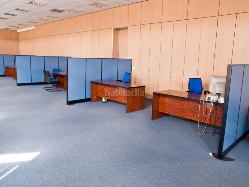 Foto 50496e62-d363-46d9-9c8f-679befb8c299. Oficina  en edificio de negocios acondicionada en buen estado en zona urbi en Basauri