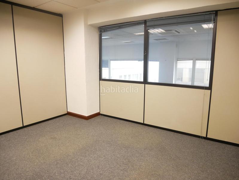 Foto 50abe005-eb74-46ca-b110-79bc01a7c148. Alquiler oficina  en edificio de negocios acondicionada en buen estado en zona urbi en Basauri