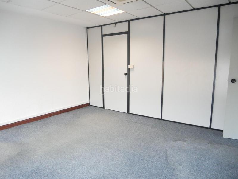 Foto 74f8e6f3-8bf7-40dd-b01c-07aaf02dc38a. Alquiler oficina  en edificio de negocios acondicionada en buen estado en zona urbi en Basauri