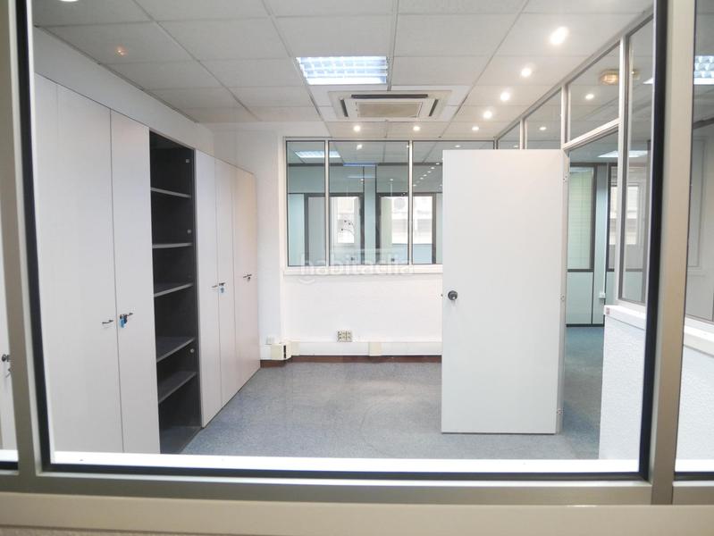 Foto 84d72343-906a-402d-becd-aba3635d33e9. Alquiler oficina  en edificio de negocios acondicionada en buen estado en zona urbi en Basauri