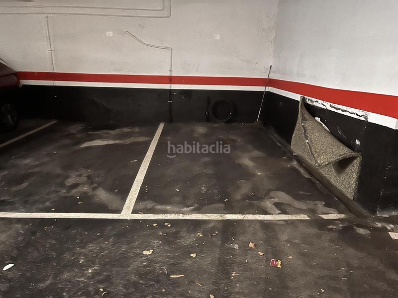 Foto d2a4258e-3a20-4d1b-925d-8b0a8a14f9f6. Aparcament cotxe a Kalero-Basozelai Basauri