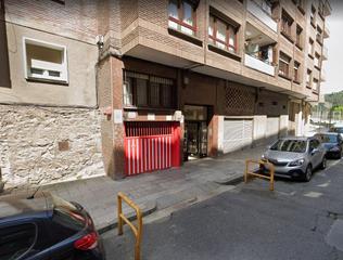 Aparcament cotxe a Centro-Ariz-Uribarri. Parcela de garaje en zona ariz