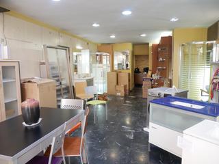 Geschäftsraum in Kalero-Basozelai. Local comercial en buen estado zona kalero