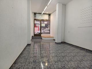 Lloguer Local Comercial a Kalero-Basozelai. Local diáfano en zona ayuntamientoburros