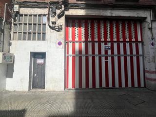 Aparcament cotxe a Centro-Ariz-Uribarri. Parcela de garaje cerrada en zona ariz