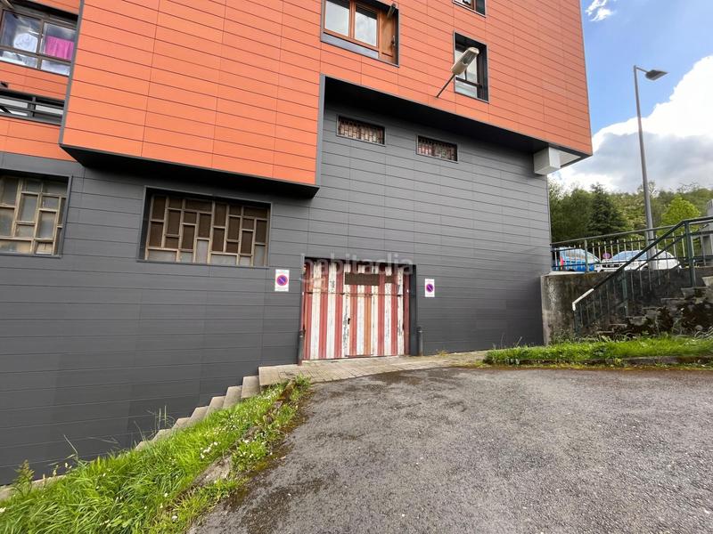 Foto a9083ed0-ca73-4984-8935-8b63aef5c935. Aparcament cotxe a San Miguel Basauri