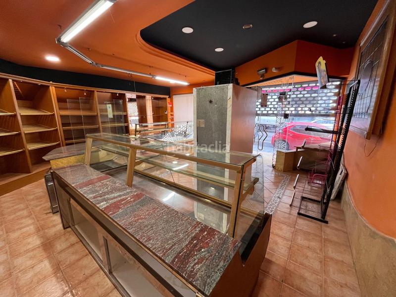 Foto 2f1c2135-972d-4160-aefe-965012c397c2. Alquiler local comercial local muy comercial acondicionado como panadería en zona ayuntamiento. en Basauri