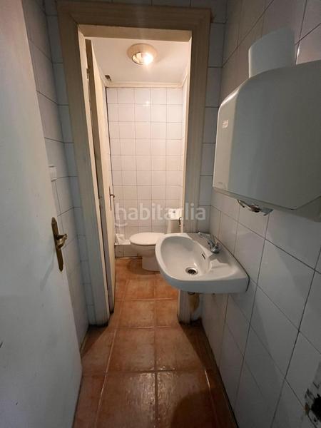 Foto 682cbacc-8abb-48f1-86b8-90503f461164. Alquiler local comercial local muy comercial acondicionado como panadería en zona ayuntamiento. en Basauri