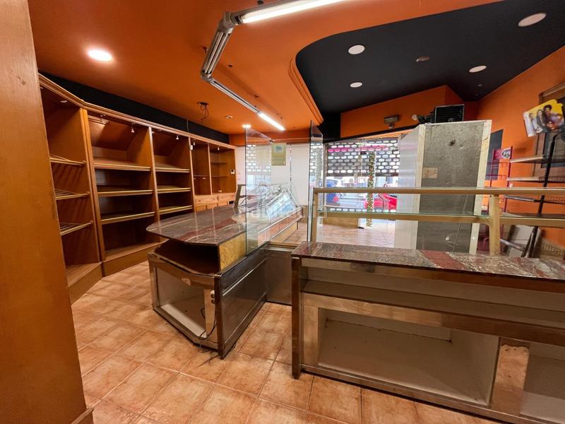 Foto 89390b86-2c3c-4610-8244-01321b387e72. Alquiler local comercial local muy comercial acondicionado como panadería en zona ayuntamiento. en Basauri
