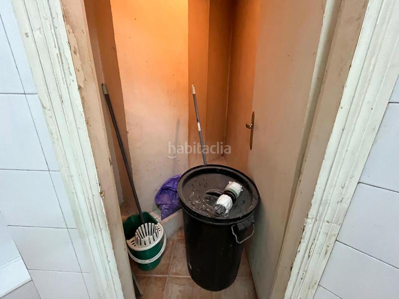 Foto bb77051f-e168-47f5-aafe-2a81e50f75e3. Alquiler local comercial local muy comercial acondicionado como panadería en zona ayuntamiento. en Basauri