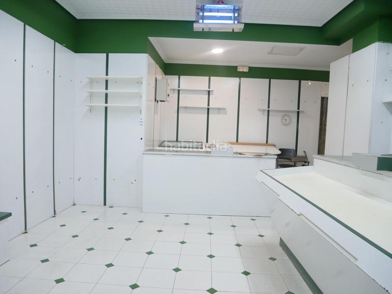 Foto e7dc5f3d-f15b-4a43-862b-7d05f0cb4e4b. Alquiler local comercial  en pleno centro con cámara de frío en Basauri