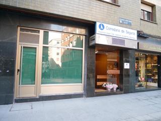 Lloguer Local Comercial a Centro-Ariz-Uribarri. Local comercial en pleno centro con cámara de frío