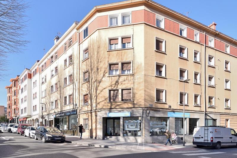 Foto d582b777-add5-4088-a340-7fb1d08dc0c9. Geschäftsraum in Centro-Ariz-Uribarri Basauri