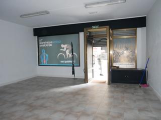Local commercial à Kalero-Basozelai. Local comercial diáfano en buen estado en zona ayuntamiento