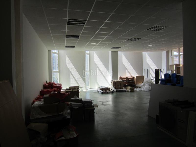 Foto 48ee7eec-4e5f-401b-b50c-a93f239cc17d. Oficina  amplia en buen estado en zona urbi en Basauri