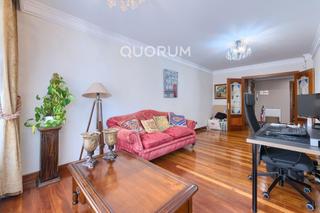 Appartamento en Kalero-Basozelai. Piso amplio de 4 dormitorios y 2 baos con ascensor cota 0, 2 ba