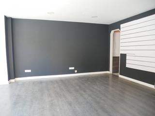 Lloguer Local Comercial a Kalero-Basozelai. Local comercial en zona ayuntamiento