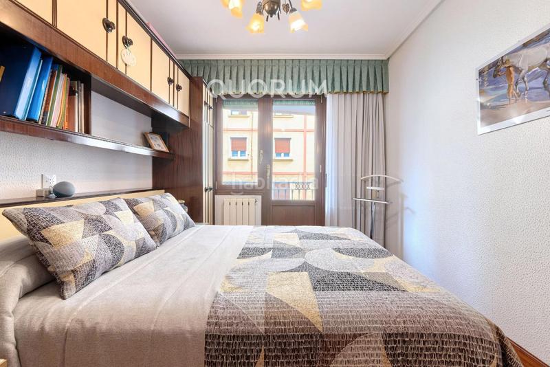Foto 2d1e46bf-35dd-4dbd-a942-4ec169466179. Piso  para entrar a vivir de 3 dormitorios con dos balcones con parcela de garaje opcional en zona basozelai en Basauri