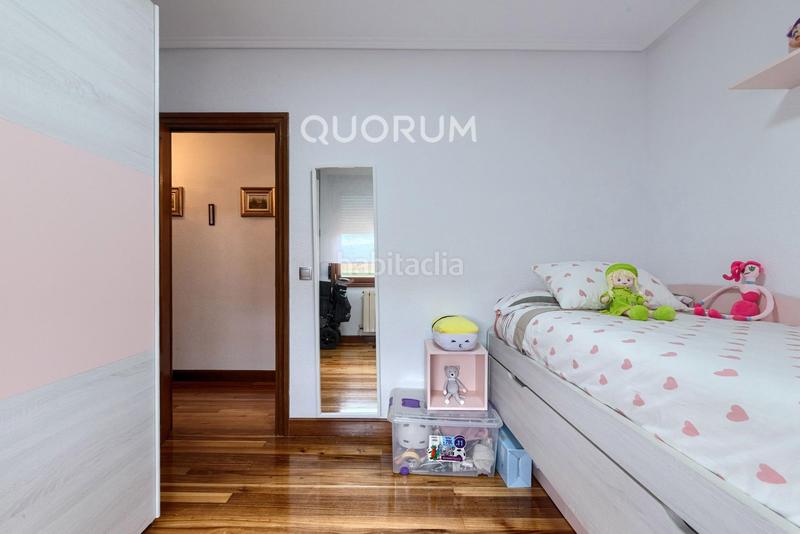 Foto a260726d-c7a2-45fb-adf1-1f5228f1ea39. Piso  para entrar a vivir de 3 dormitorios con dos balcones con parcela de garaje opcional en zona basozelai en Basauri