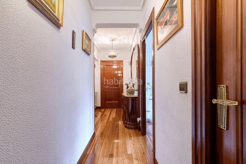 Foto c7aaea3a-6160-4dc7-8838-3236249e1821. Piso  para entrar a vivir de 3 dormitorios con dos balcones con parcela de garaje opcional en zona basozelai en Basauri