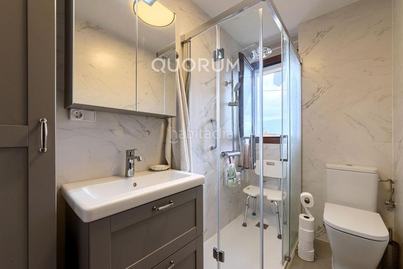 Foto d96af8ec-2179-4f68-858d-758845d5601f. Piso  para entrar a vivir de 3 dormitorios con dos balcones con parcela de garaje opcional en zona basozelai en Basauri