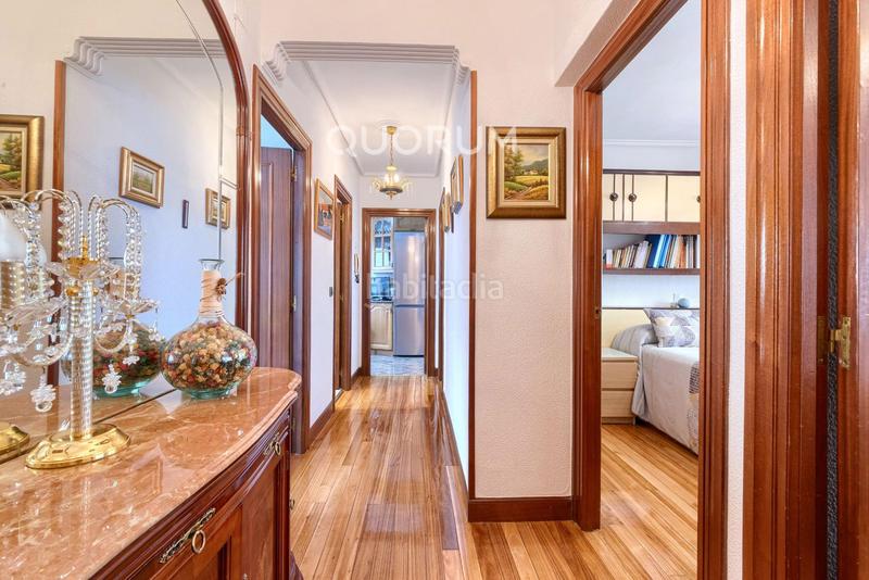 Foto e7a10f62-f176-4465-8dd0-fc9ca239705f. Piso  para entrar a vivir de 3 dormitorios con dos balcones con parcela de garaje opcional en zona basozelai en Basauri