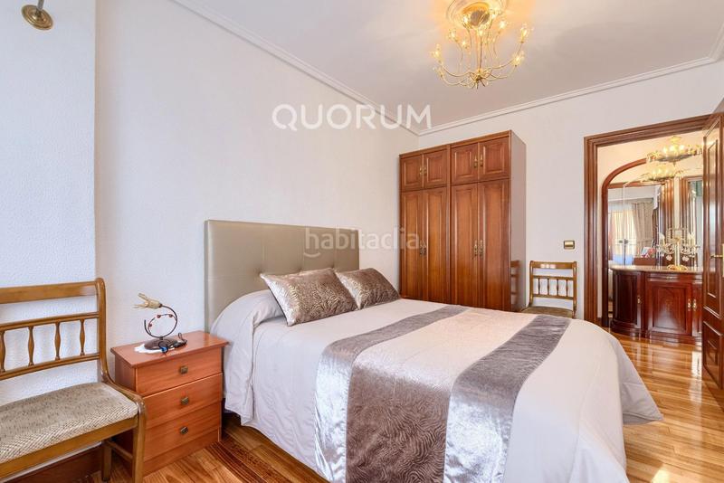 Foto fb6c42c7-4836-4ed4-9e9d-e51fc0066c0f. Piso  para entrar a vivir de 3 dormitorios con dos balcones con parcela de garaje opcional en zona basozelai en Basauri