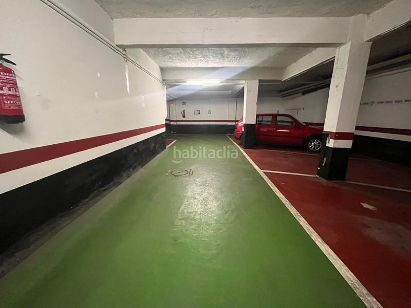 Foto 55bf109f-6f66-42bc-9f21-3aabc986c4f2. Parking voiture dans Kalero-Basozelai Basauri