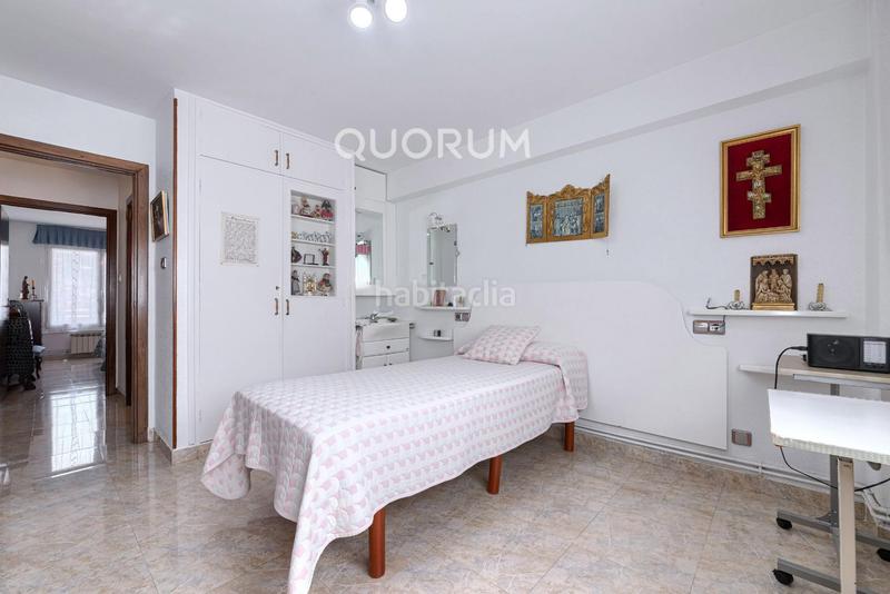 Foto a1173845-be96-4413-aa47-460d87378ce2. Piso amplia y luminosa vivienda de 4 dormitorios y 2 baños con ascensor y parcela de garaje opcional en pleno centro en Basauri