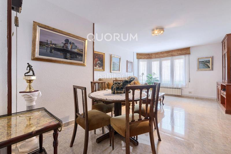 Foto d1d8af19-87fc-4a3f-87c9-51b8417ffd90. Piso amplia y luminosa vivienda de 4 dormitorios y 2 baños con ascensor y parcela de garaje opcional en pleno centro en Basauri