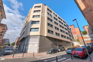 Appartement à Centro-Ariz-Uribarri. Preciosa vivienda seminueva de 3 dormitorios y 2 baños con ascen