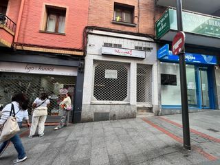 Miete Geschäftsraum in Centro-Ariz-Uribarri. Local comercial de 30m2 en zona comercial y transitada en pleno