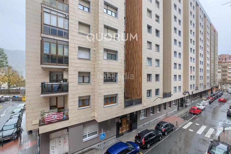 Foto eda2abba-78a6-4386-bcf7-6454f32a60cc. Flat with heating in Centro-Ariz-Uribarri Basauri