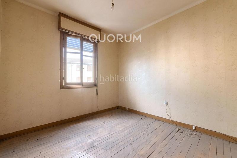 Foto 2b5aabb0-699c-4efa-95a0-5266f54e5145. Piso  luminoso con bonita distribución para decorar a tu gusto de 3 dorm. con balcón en ugaomiraballes en Ugao - Miraballes