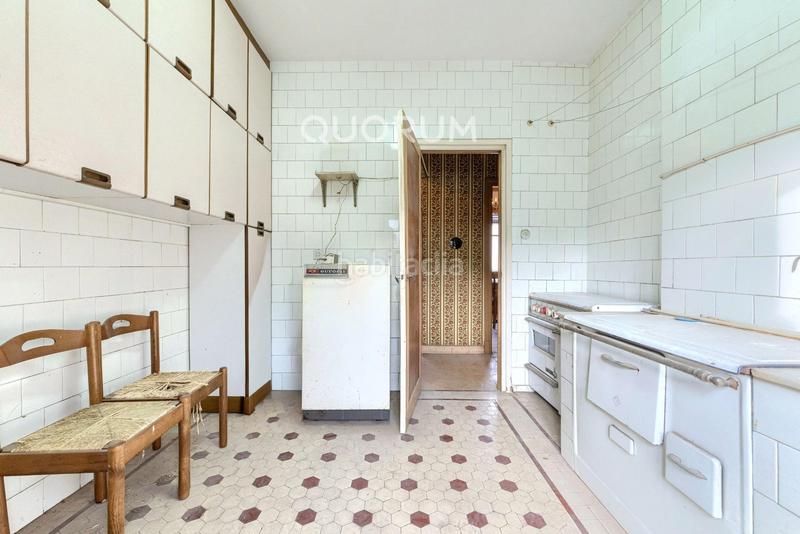 Foto 8d7cd75b-6326-4678-bfeb-105469b7360e. Piso  luminoso con bonita distribución para decorar a tu gusto de 3 dorm. con balcón en ugaomiraballes en Ugao - Miraballes