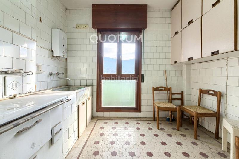 Foto 8eb37c2a-efb0-43bb-814c-b9b682beafce. Piso  luminoso con bonita distribución para decorar a tu gusto de 3 dorm. con balcón en ugaomiraballes en Ugao - Miraballes