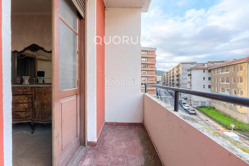 Foto a5592cba-7b41-464f-8b93-8c1e3dbe0e29. Piso  luminoso con bonita distribución para decorar a tu gusto de 3 dorm. con balcón en ugaomiraballes en Ugao - Miraballes