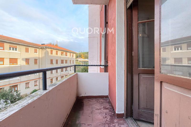 Foto b8107cfa-5724-4eef-adc4-1b571213f1dc. Piso  luminoso con bonita distribución para decorar a tu gusto de 3 dorm. con balcón en ugaomiraballes en Ugao - Miraballes