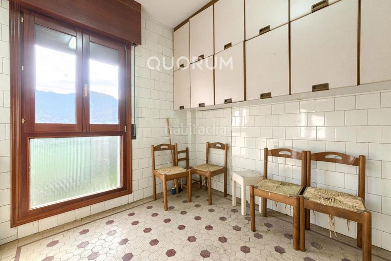 Foto e4093416-8896-48c9-8e2c-e8f4c9da466e. Piso  luminoso con bonita distribución para decorar a tu gusto de 3 dorm. con balcón en ugaomiraballes en Ugao - Miraballes