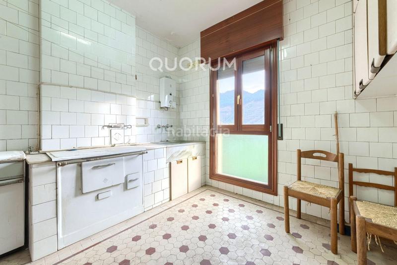 Foto e6d545cb-a60c-4e46-b45c-47012b5036e3. Piso  luminoso con bonita distribución para decorar a tu gusto de 3 dorm. con balcón en ugaomiraballes en Ugao - Miraballes