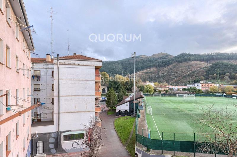 Foto f3066eef-aead-4382-a0c9-66f41d4dc85b. Piso  luminoso con bonita distribución para decorar a tu gusto de 3 dorm. con balcón en ugaomiraballes en Ugao - Miraballes