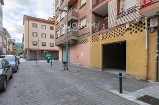 Local Comercial a Ugao - Miraballes. Amplio local diafano en el centro de ugaomiraballes