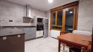 Pis a Ugao - Miraballes. Precioso piso amplio y reformado de 3 dorm. con ascensor y balcó